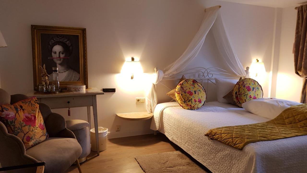 Das Kleine Hotel Iphofen, Fruehstueckszauber, No Waste, Nachhaltig, Nahe Aller Weingueter, Knauf Gips Kg Und Connekt, Kleines Secret Mit Garten & Terrassen, Tv Mirrorring, 55" Tv, Fine Dining, Hunde Willkommen Exterior photo