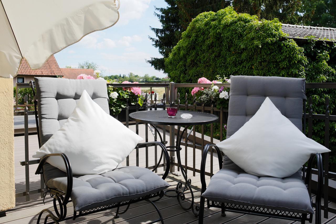 Das Kleine Hotel Iphofen, Fruehstueckszauber, No Waste, Nachhaltig, Nahe Aller Weingueter, Knauf Gips Kg Und Connekt, Kleines Secret Mit Garten & Terrassen, Tv Mirrorring, 55" Tv, Fine Dining, Hunde Willkommen Exterior photo